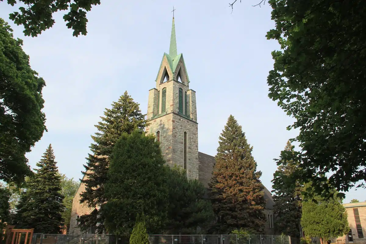 Exploration du foyer Notre-Dame histoire, mission et impact dans la communauté